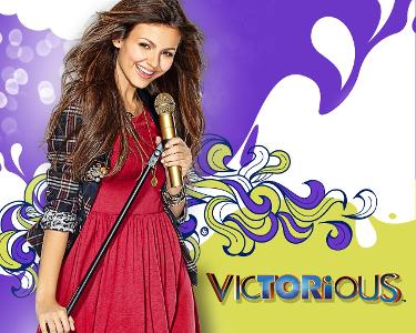 Which 3 celebirties stared in the Nickelodeon show Victorious?