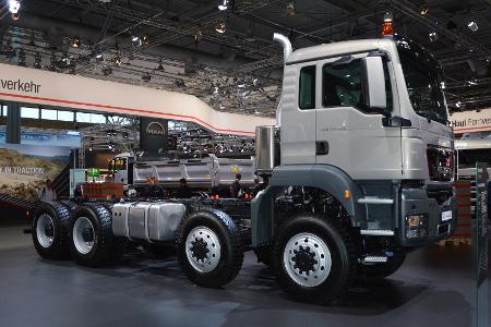 What is the renowned European truck show, organized annually in Hannover, Germany?
