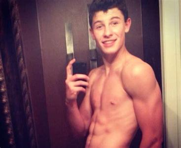 When was Shawn Mendes's VERY FIRST concert?