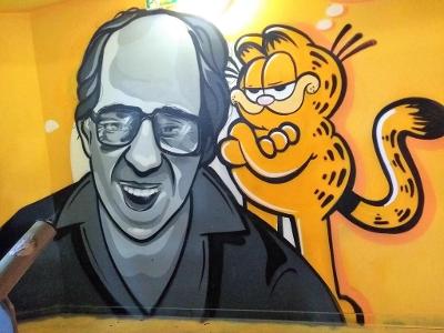 Who is the creator of the comic strip 'Garfield'?