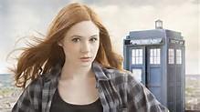 What is the surname / Last name  of the actor of Amy Pond