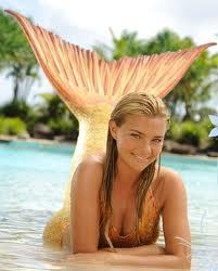 Is Indiana Evans a good singer?