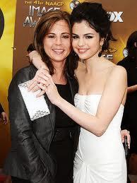 At what age did selena gomez mom give birth to her