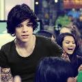 Who thinks Harry Styles is hot emo?