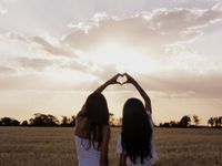 BEST FRIENDS! BEST FRIENDS!