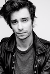 Devon Bostick (Jasper) Devon Bostick (Jasper)