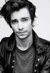 Devon Bostick (Jasper) Devon Bostick (Jasper)