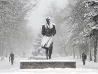 Snow-covered Statue Snow-covered Statue