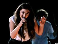 "Yellow Flicker Beat", Lorde "Yellow Flicker Beat", Lorde