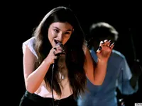 "Yellow Flicker Beat", Lorde "Yellow Flicker Beat", Lorde
