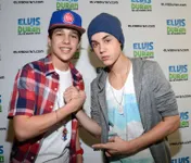 Who is cuter? (6) Who is cuter? (6)