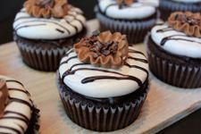 Do you like apple pie or cupcakes better? Do you like apple pie or cupcakes better?