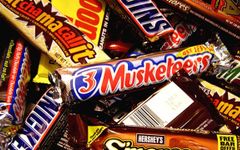 Which candy bar would you cosplay as and why? Which candy bar would you cosplay as and why?