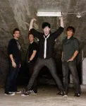 Who is better Marianas Trench or Simple plan? I would like to know what you guys think. I think Marianas Trench is better.