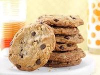 What type of cookies does everyone like? I like chocolate chip and samoas cookies What type of cookies does everyone like? I like chocolate chip and samoas cookies