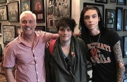 Gee looks smol and adorable and Andy looks just wow this picture shall live on