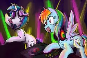 rainbow dash or vinyl scratch