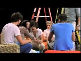 One Direction get pranked {Nickelodeon} One Direction get pranked {Nickelodeon}