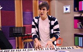 Violetta - Leon - More Tears Violetta - Leon - More Tears