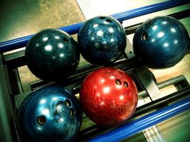 Strike it Big: Bowling Quiz Strike it Big: Bowling Quiz
