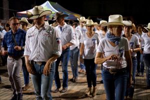 Dancing the Line Dancing the Line