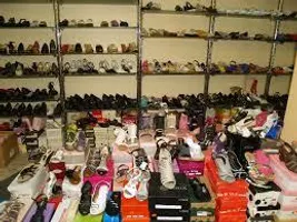 What shoes are you? (girls) What shoes are you? (girls)