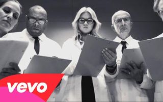 Kelly Clarkson - People Like Us Kelly Clarkson - People Like Us