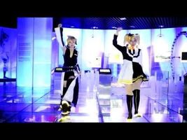 Butterfly on your right shoulder - Cosplay Dance Butterfly on your right shoulder - Cosplay Dance