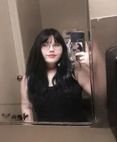 Selfies (2) Selfies (2)