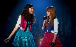 [HD] Shake It Up "Made In Japan" Dance - Bella & Zendaya