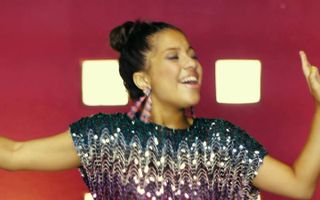 Kiana Brown - Hey Chica Kiana Brown - Hey Chica