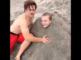 I am the sand guardian, guardian of the sand!---Vine I am the sand guardian, guardian of the sand!---Vine