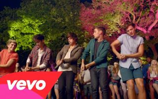 One Direction - Live While We're Young One Direction - Live While We're Young