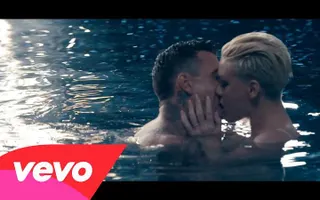 P!nk - Just Give Me A Reason ft. Nate Ruess P!nk - Just Give Me A Reason ft. Nate Ruess