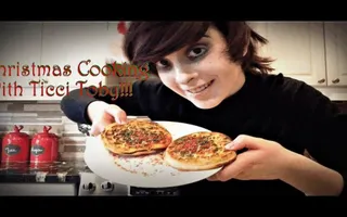 Christmas Cooking With Ticci Toby!! Christmas Cooking With Ticci Toby!!