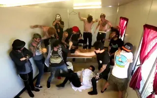 Harlem Shake - Pierce The Veil, All Time Low, Of Mice & Men, Sleeping With Sirens - 25 Harlem Shake - Pierce The Veil, All Time Low, Of Mice & Men, Sleeping With Sirens - 25