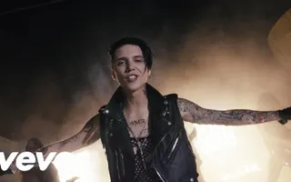Black Veil Brides - Heart Of Fire Black Veil Brides - Heart Of Fire