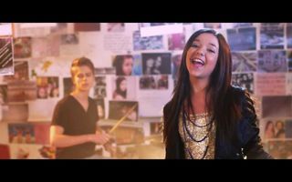 Maddi Jane - Barricade (Official Music Video) Maddi Jane - Barricade (Official Music Video)