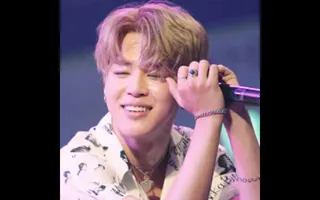 Jimin dyed his hair blonde? Wow. Jimin dyed his hair blonde? Wow.