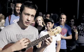 twenty one pilots: Can't Help Falling In Love (Cover) twenty one pilots: Can't Help Falling In Love (Cover)