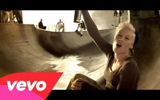 P!nk - Raise Your Glass P!nk - Raise Your Glass