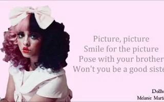 Melanie Martinez - Dollhouse (Lyrics) Melanie Martinez - Dollhouse (Lyrics)
