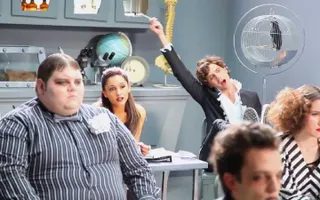 Mika - Popular Song (Behind The Scenes) Mika - Popular Song (Behind The Scenes)