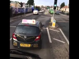 Arthur does traffic ( vine ) Arthur does traffic ( vine )