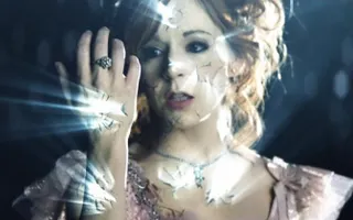 Shatter Me Featuring Lzzy Hale - Lindsey Stirling Shatter Me Featuring Lzzy Hale - Lindsey Stirling