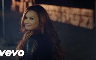 Demi Lovato - Give Your Heart a Break (Official Video) Demi Lovato - Give Your Heart a Break (Official Video)