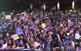 Filipino Directioners singing Perfect by One Direction #MITAMALBUMLAUNCH at Kia Theater Filipino Directioners singing Perfect by One Direction #MITAMALBUMLAUNCH at Kia Theater