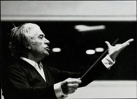In an orchestra, is a conductor really necessary? What is the purpose and the responsibility of an orchestra conductor? What exactly does he do? In an orchestra, is a conductor really necessary? What is the purpose and the responsibility of an orchestra conductor? What exactly does he do?