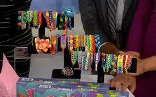 Do you know how to make rubber band bracelets I like to make them. I was just wondering and I am bored. :D Do you know how to make rubber band bracelets I like to make them. I was just wondering and I am bored. :D