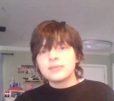 Does this boy look like Ashton Kutcher to you? Does this boy look like Ashton Kutcher to you?